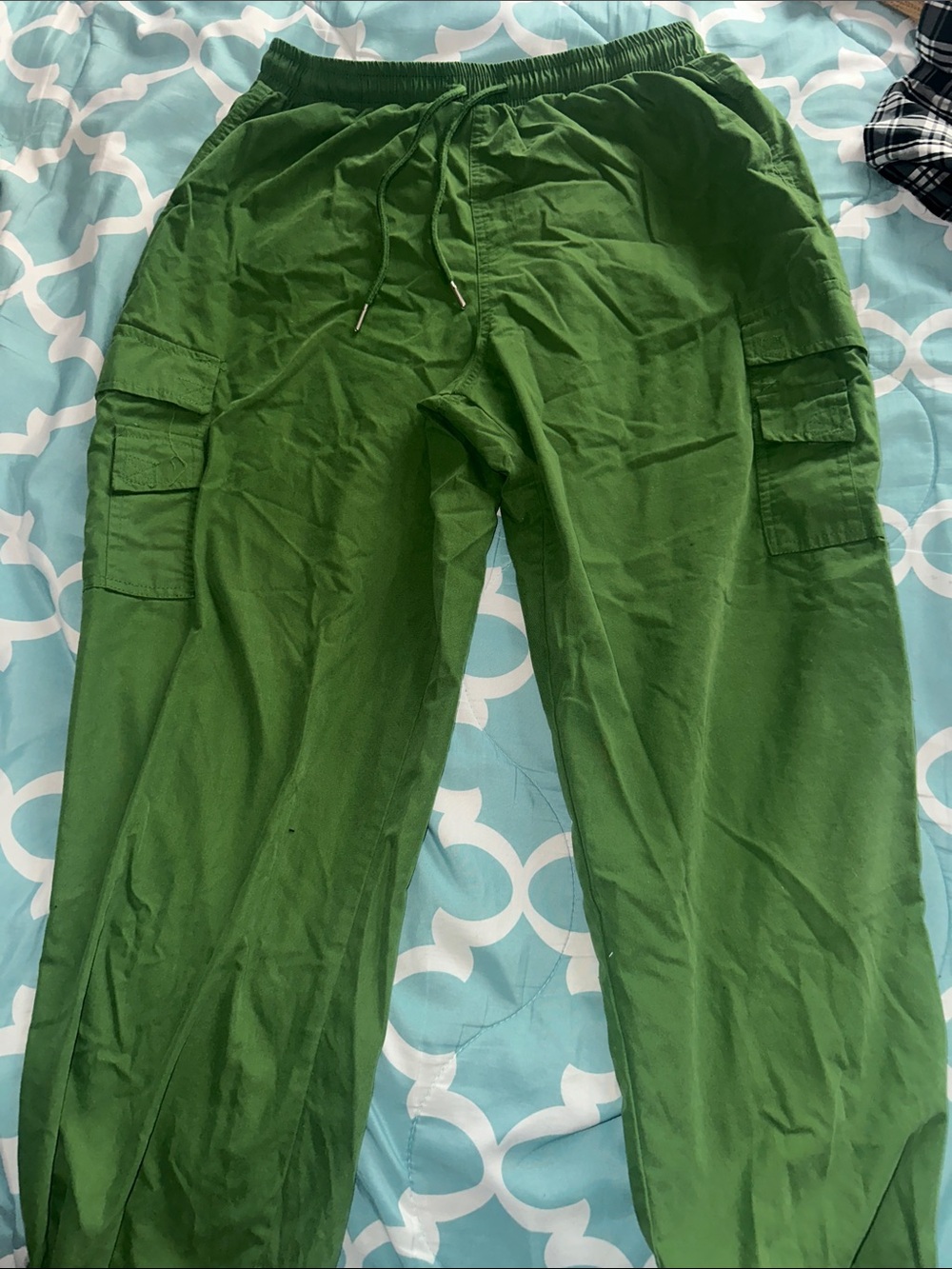 Women’s Green Cargo Jogger Pants - Elastic Waist